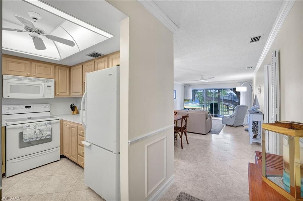 325 Charlemagne Blvd, Unit C204, Naples, FL 34112 Photo