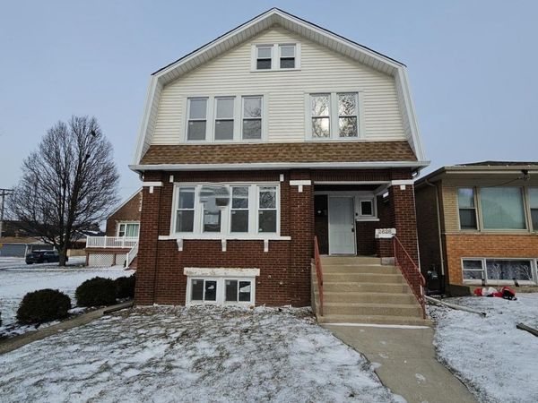 2626 W 96th Place, Evergreen Park, IL 60805