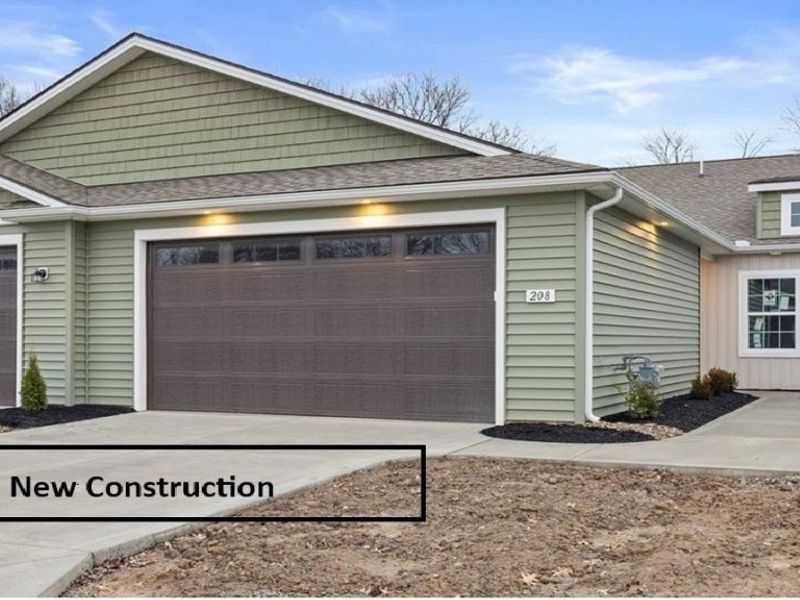208 Alexander Drive, Elyria, OH 44035 Photo 1