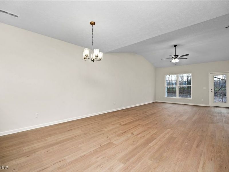 208 Alexander Drive, Elyria, OH 44035 Photo 10