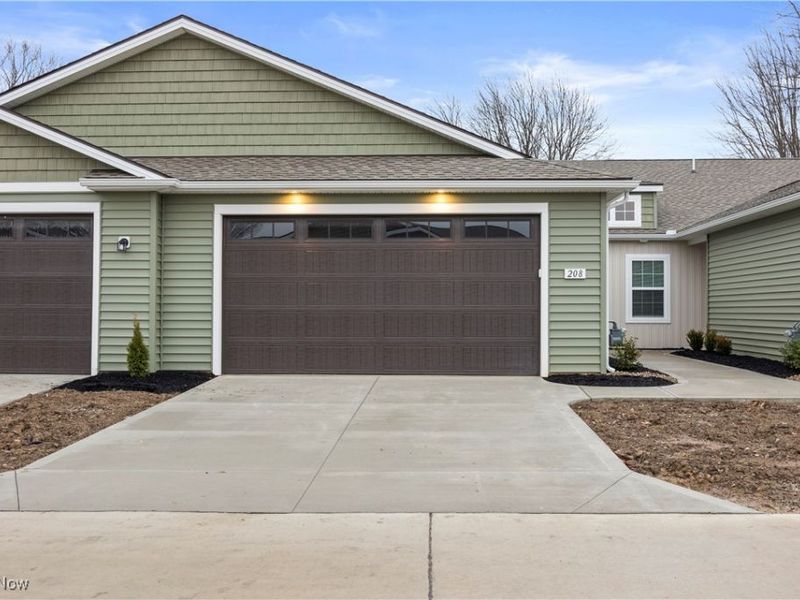 208 Alexander Drive, Elyria, OH 44035 Photo 4