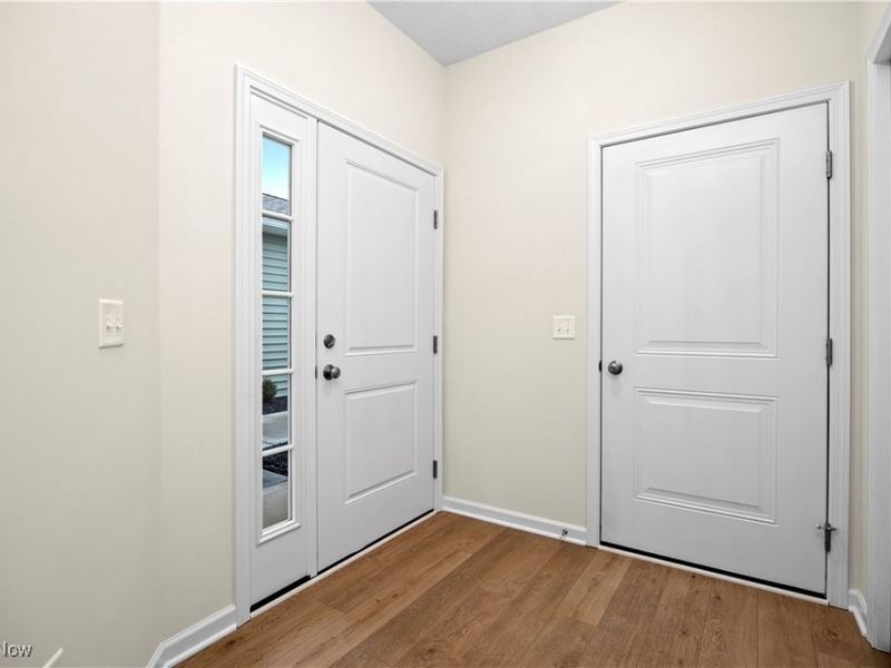 208 Alexander Drive, Elyria, OH 44035 Photo 6