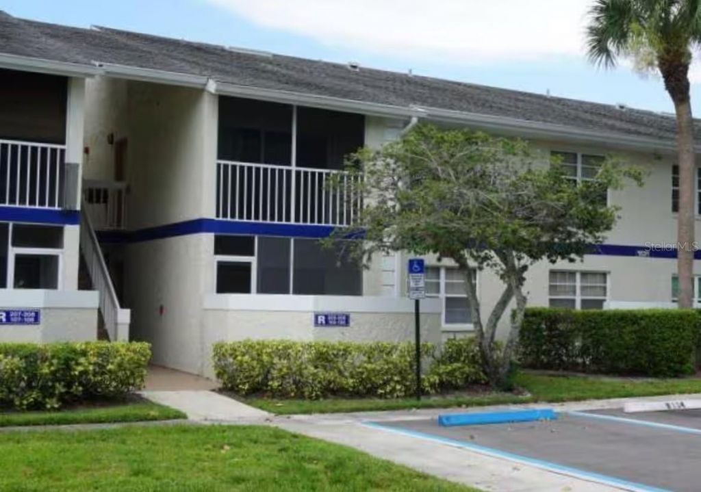 1531 SE Royal Green Circle, Unit 107, Port Saint Lucie, FL 34952 Photo