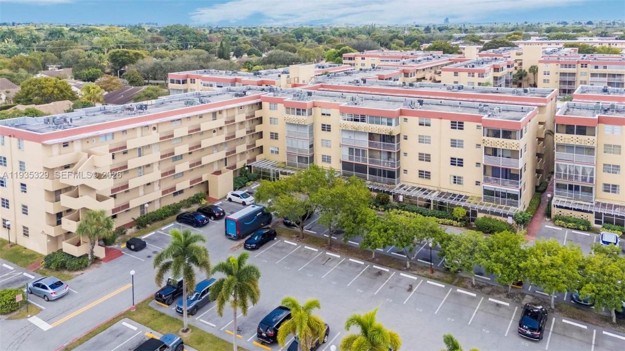 406 NW 68th Ave, Unit 125, Plantation, FL 33317 Photo