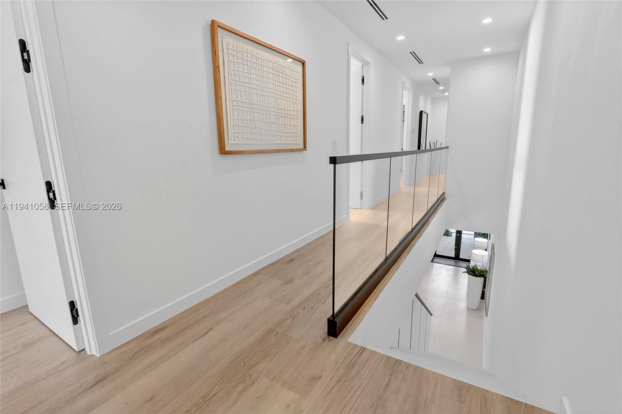 3084 Indiana St, Miami, FL 33133 Photo