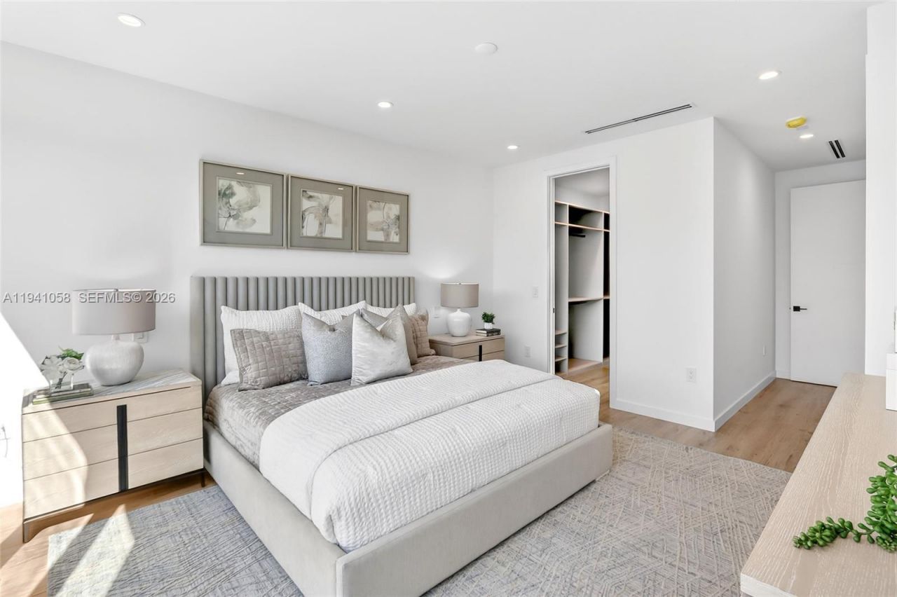 3084 Indiana St, Miami, FL 33133 Photo