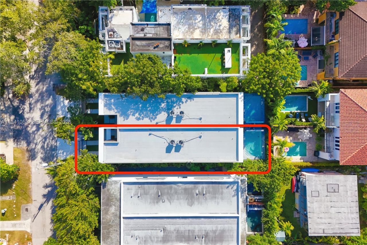 3084 Indiana St, Miami, FL 33133 Photo