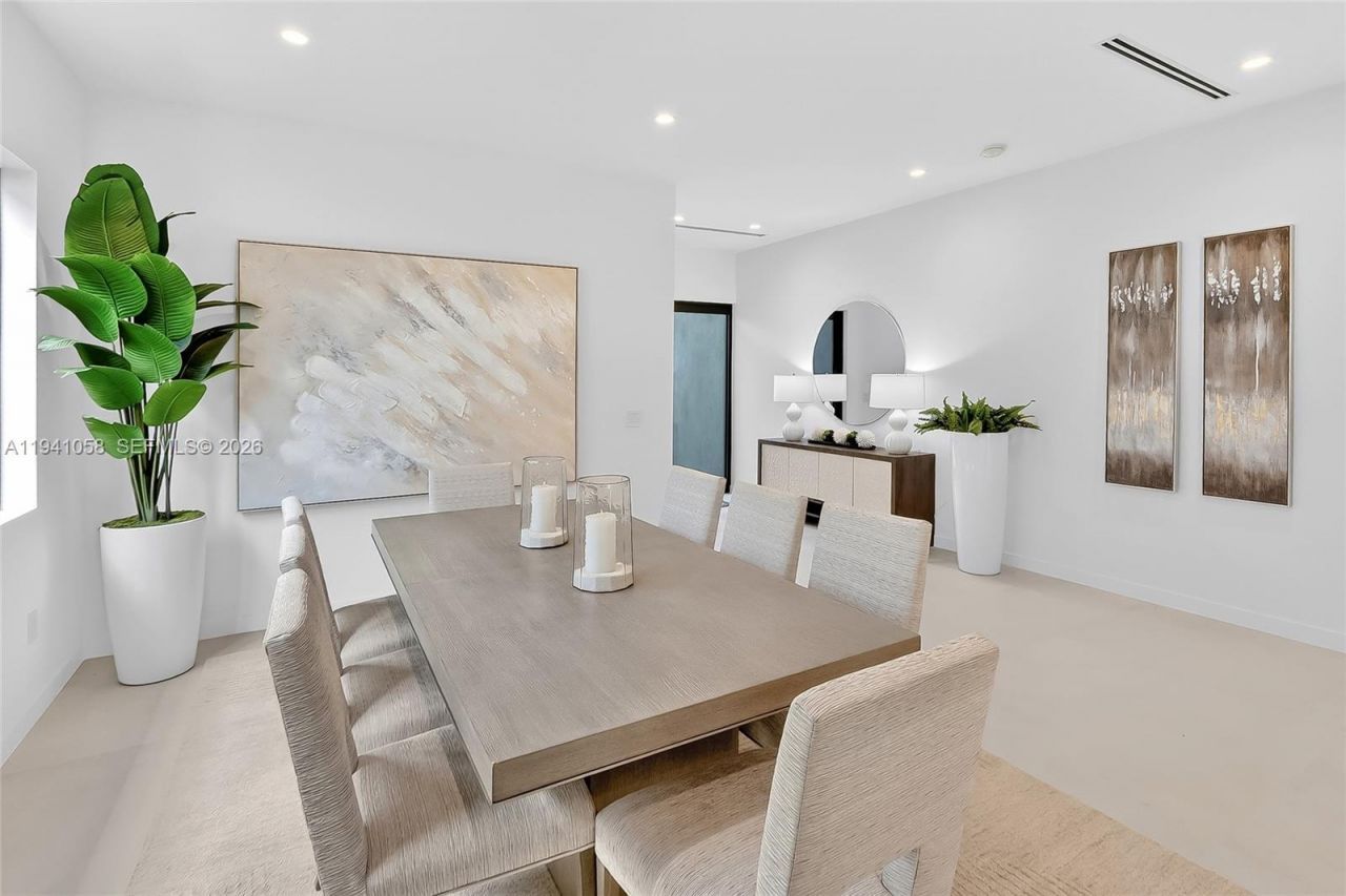 3084 Indiana St, Miami, FL 33133 Photo