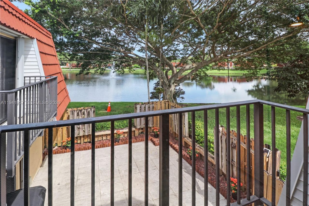 9977 NW 6th Ct, Unit 9977, Plantation, FL 33324 Photo