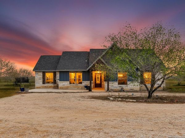 8400 West FM 140, Charlotte, TX 78011