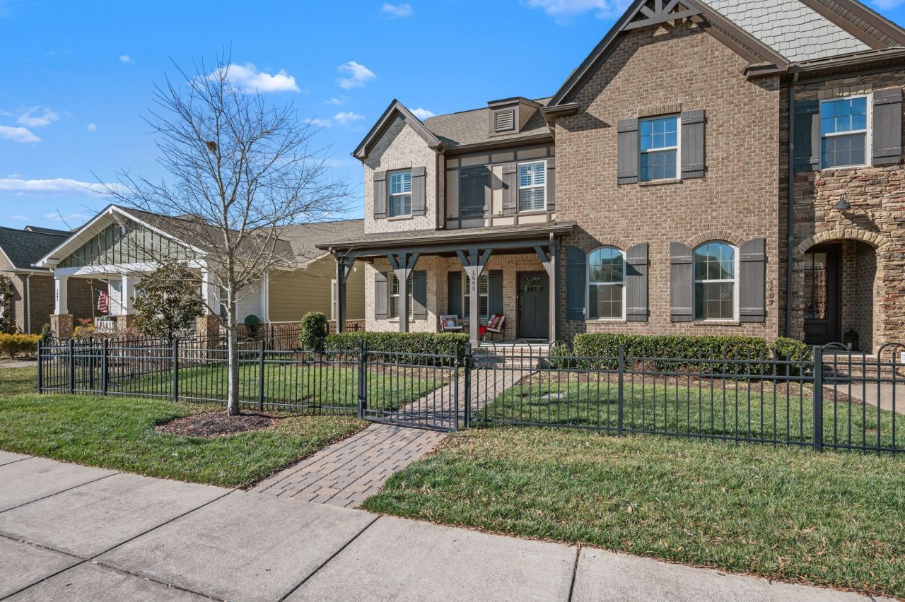 1605 Drakes Creek Rd, Hendersonville, TN 37075 Main Photo