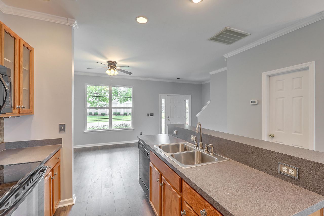 8983 Planters Row Lane Photo 11