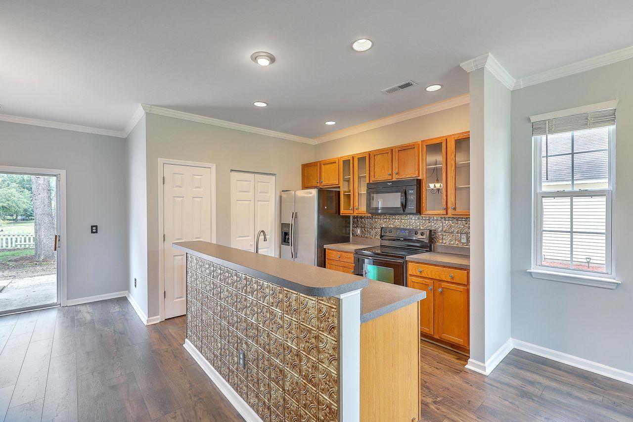 8983 Planters Row Lane Photo 8