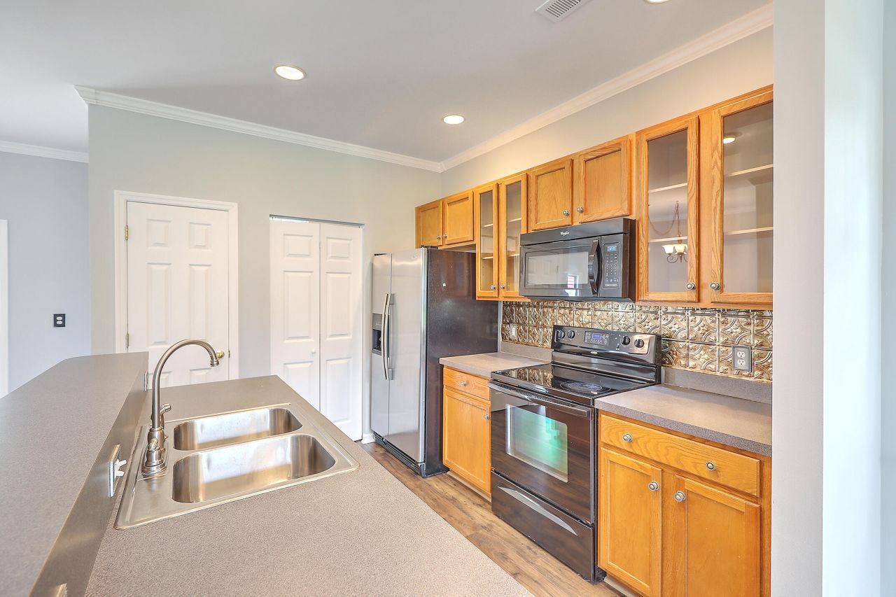 8983 Planters Row Lane Photo 9