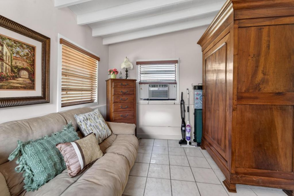 2105 Worthington Road, West Palm Beach, FL 33409 Photo