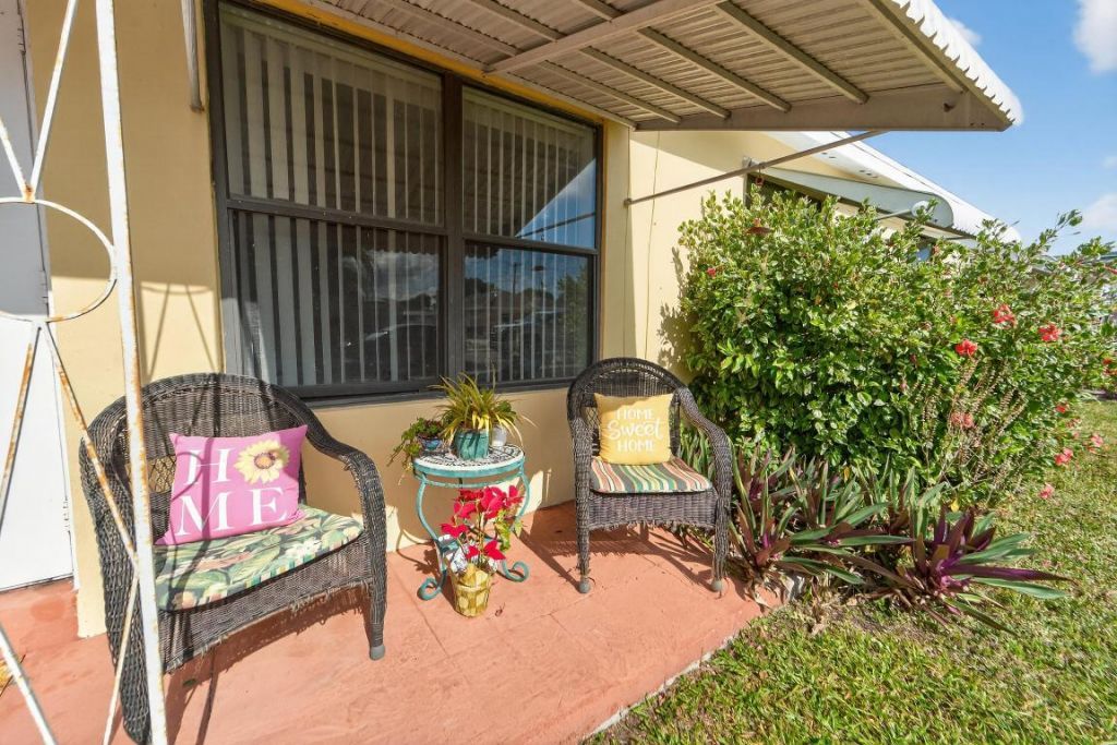 2105 Worthington Road, West Palm Beach, FL 33409 Photo