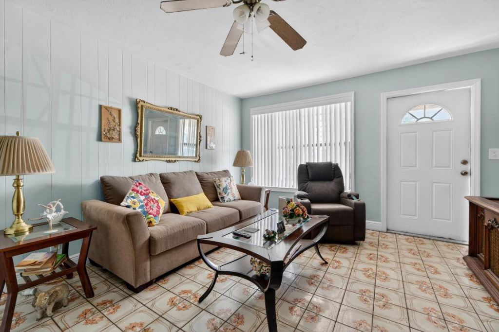 2105 Worthington Road, West Palm Beach, FL 33409 Photo