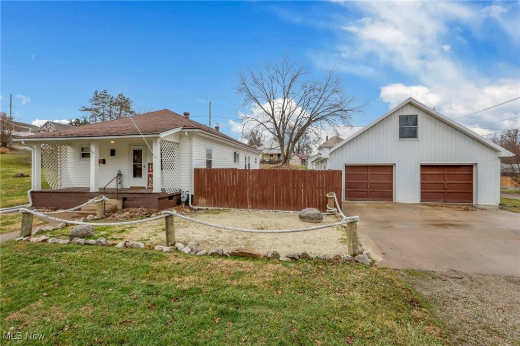 524 Shawnee Street, New Lexington, OH 43764 Main Photo