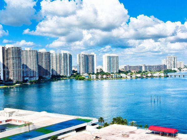 250 174th St, Unit 1510, Sunny Isles Beach, FL 33160