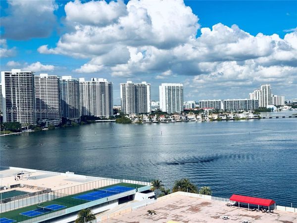 250 174th St, Unit 1510, Sunny Isles Beach, FL 33160