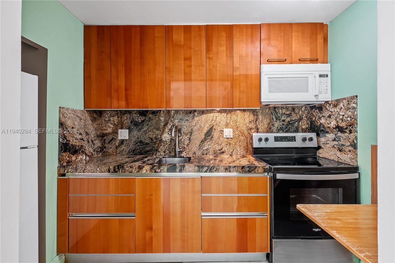 250 174th St, Unit 1510, Sunny Isles Beach, FL 33160 Photo