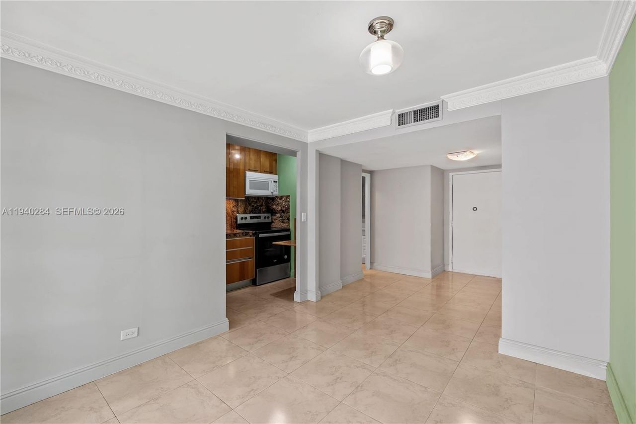 250 174th St, Unit 1510, Sunny Isles Beach, FL 33160 Photo