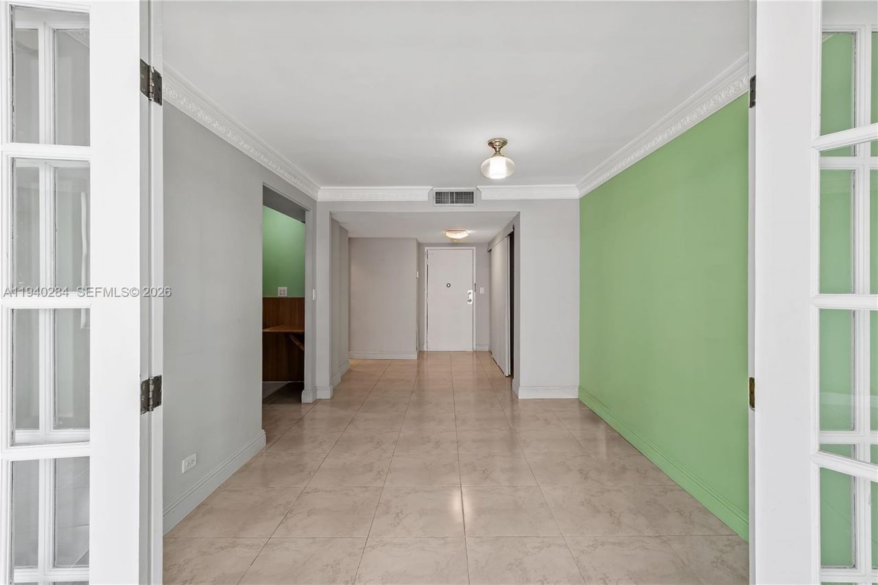 250 174th St, Unit 1510, Sunny Isles Beach, FL 33160 Photo