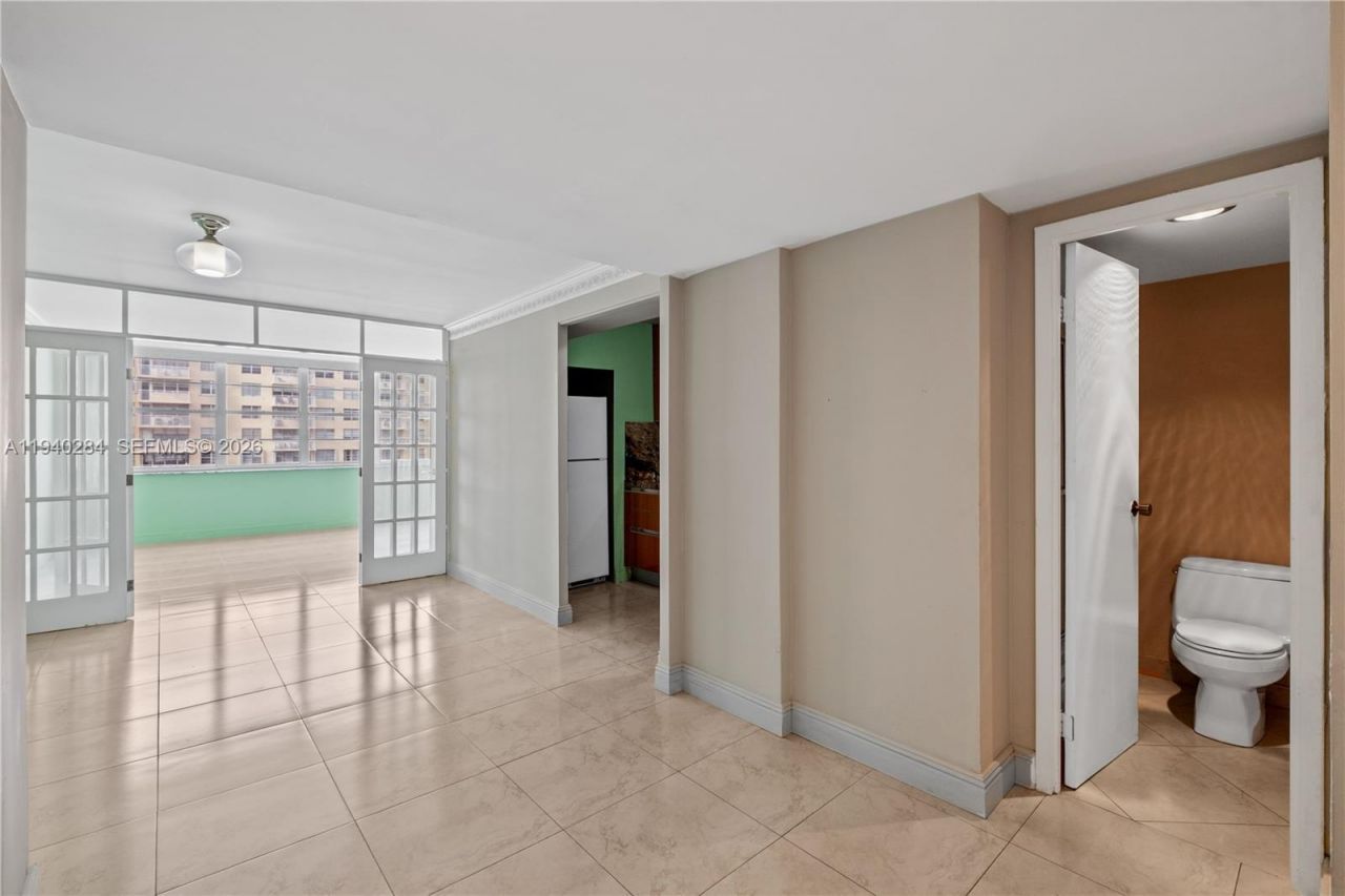 250 174th St, Unit 1510, Sunny Isles Beach, FL 33160 Photo