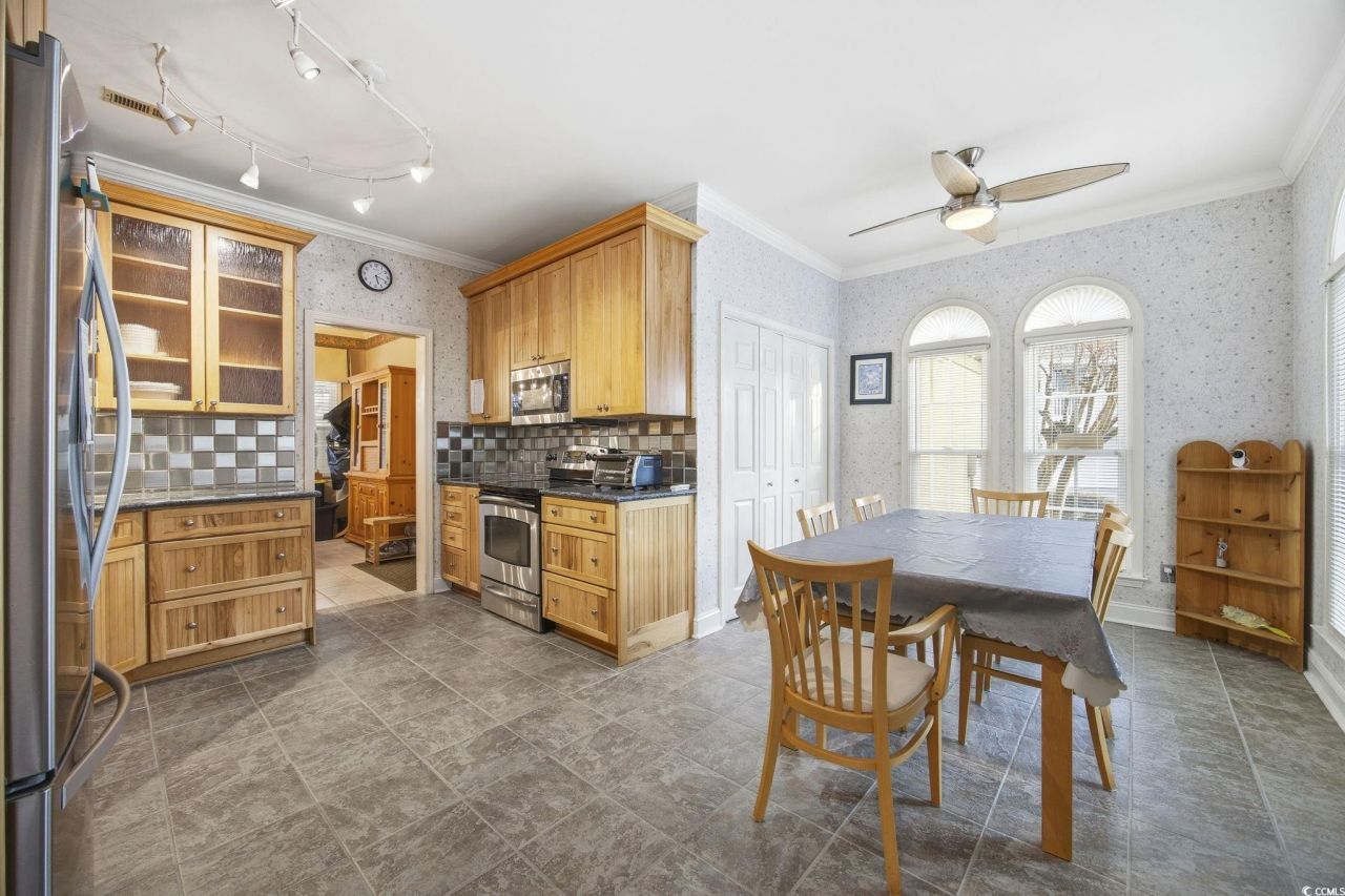 4306 Windy Heights Dr. Photo 4