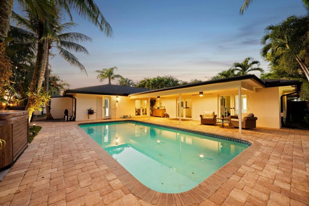 3544 Lakeview Drive, Delray Beach, FL 33445 Photo