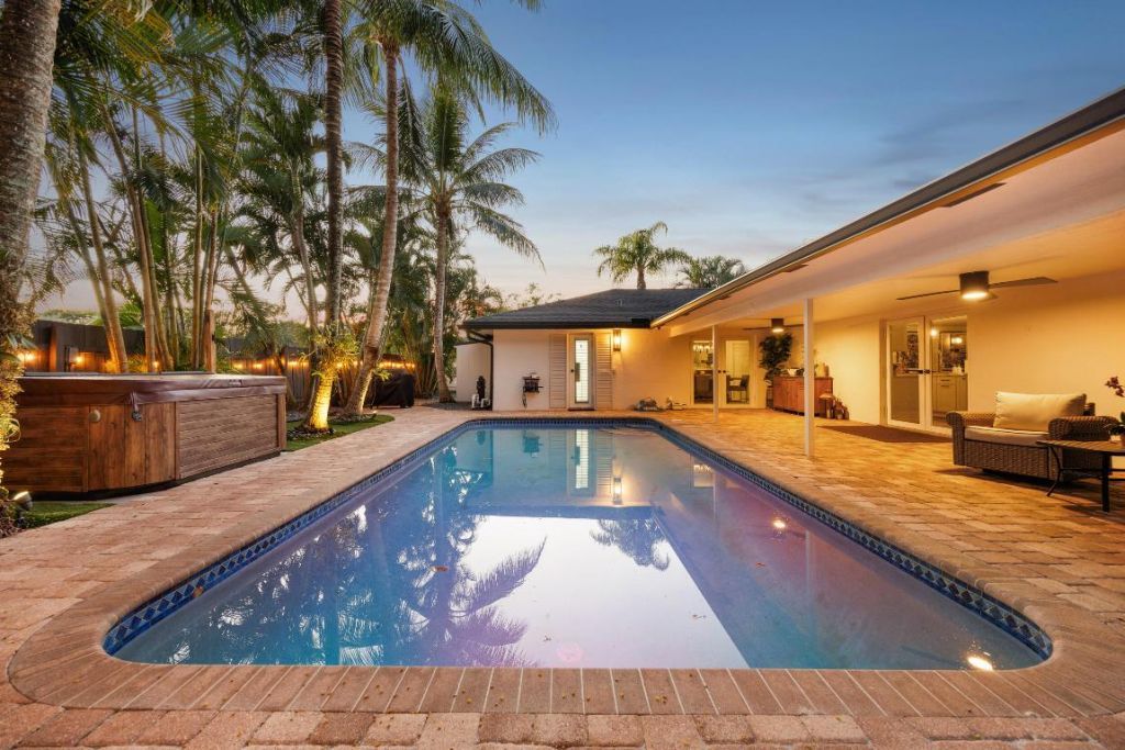 3544 Lakeview Drive, Delray Beach, FL 33445 Photo