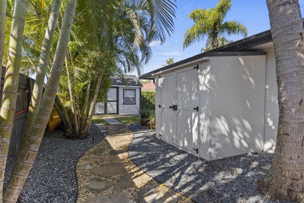 3544 Lakeview Drive, Delray Beach, FL 33445 Photo