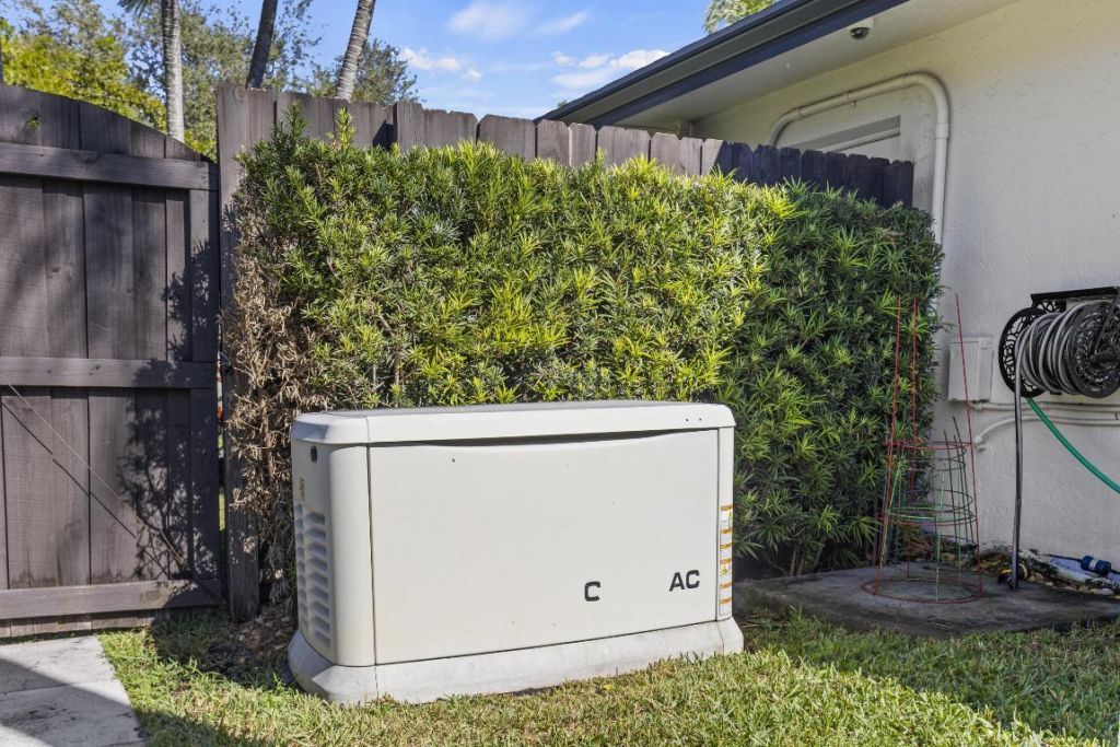 3544 Lakeview Drive, Delray Beach, FL 33445 Photo