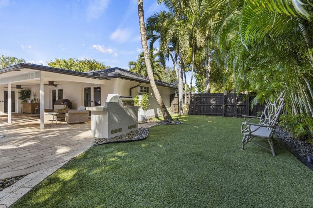 3544 Lakeview Drive, Delray Beach, FL 33445 Photo