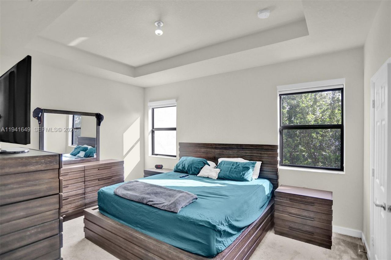 10025 W 32nd Ln, Hialeah, FL 33018 Photo