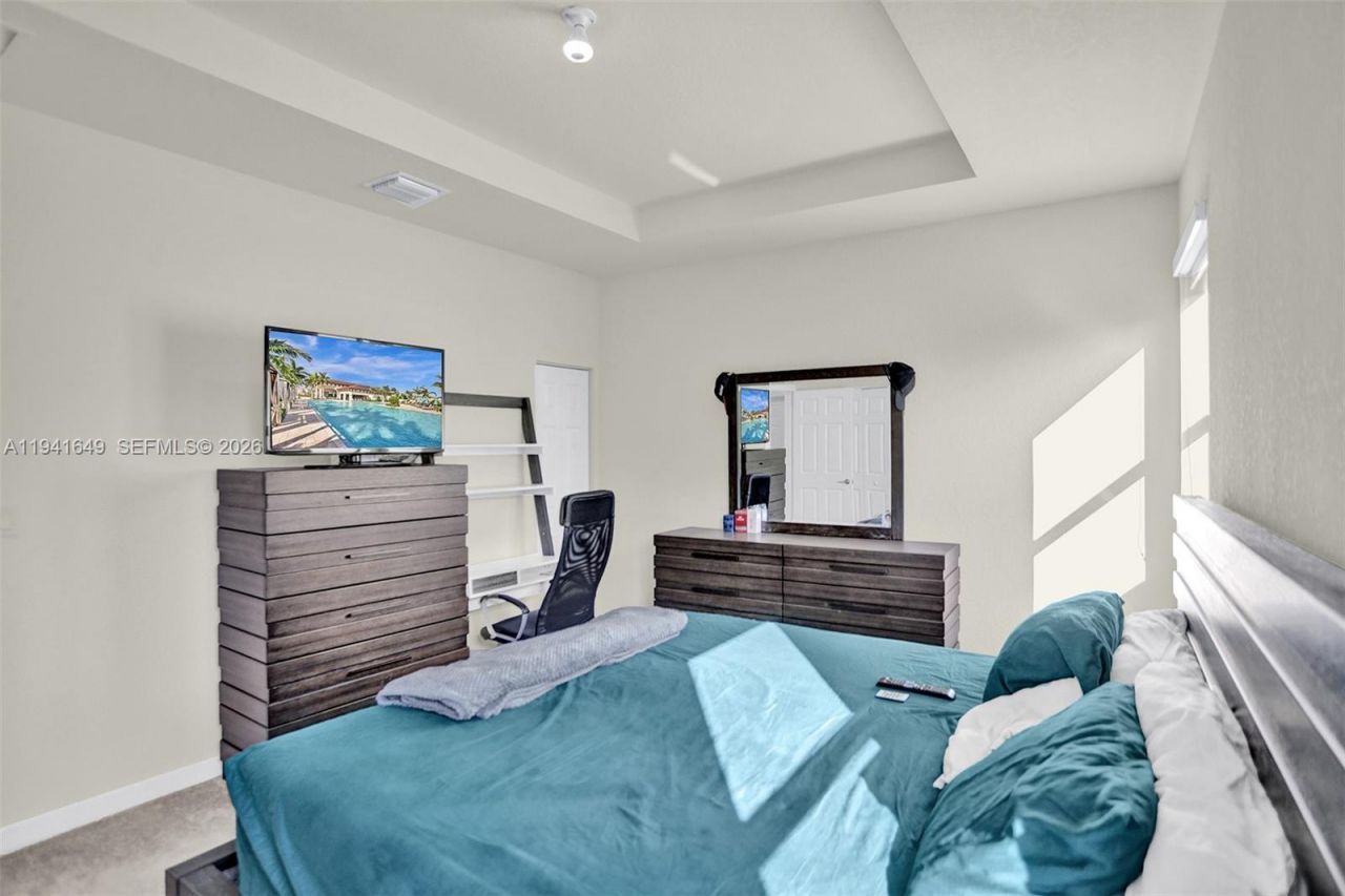 10025 W 32nd Ln, Hialeah, FL 33018 Photo