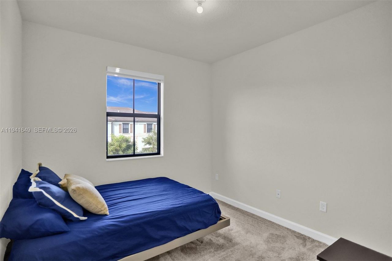 10025 W 32nd Ln, Hialeah, FL 33018 Photo