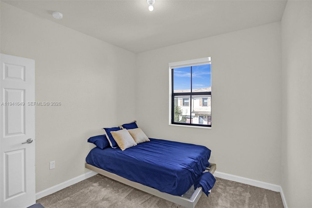 10025 W 32nd Ln, Hialeah, FL 33018 Photo