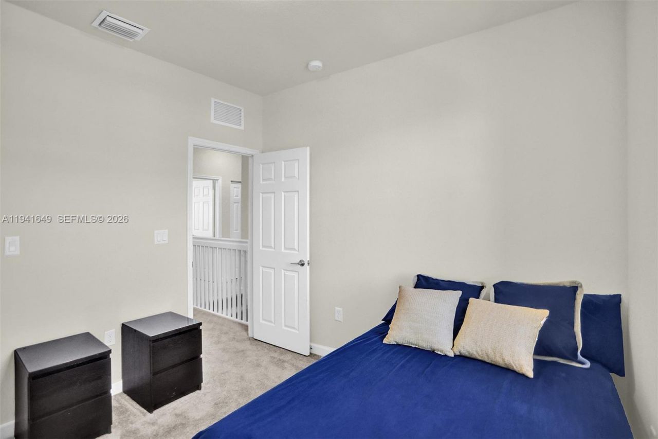 10025 W 32nd Ln, Hialeah, FL 33018 Photo