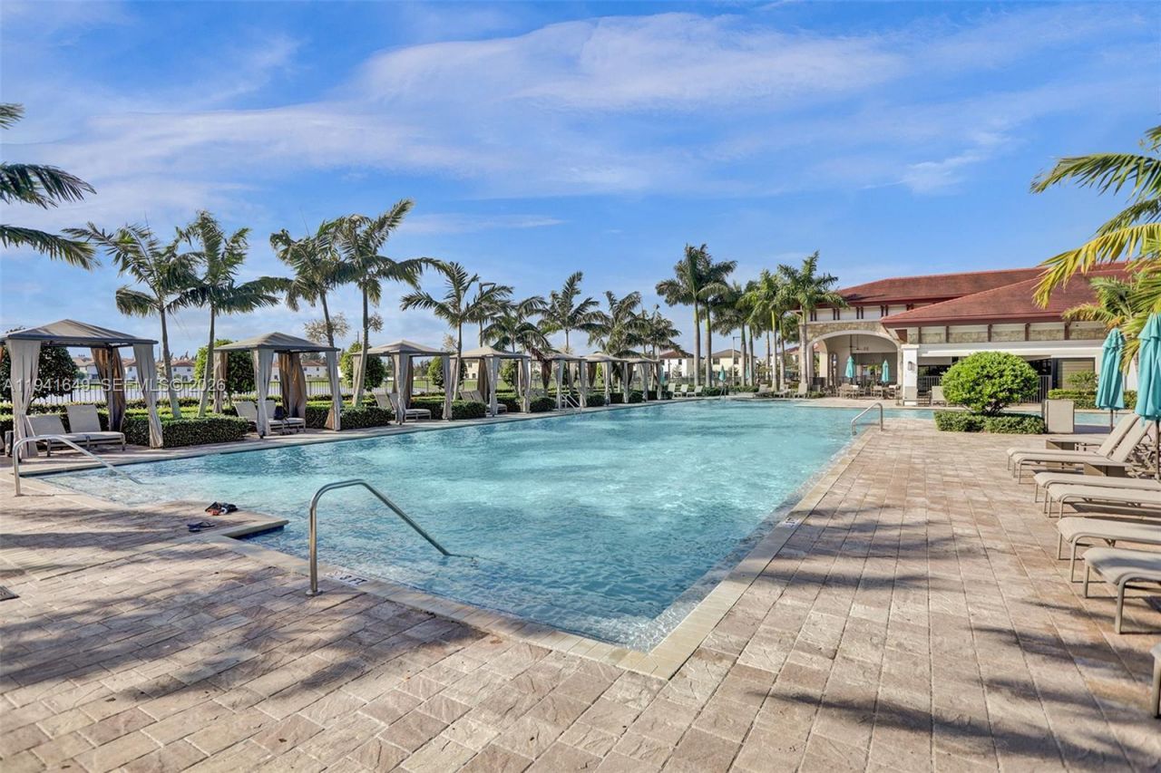 10025 W 32nd Ln, Hialeah, FL 33018 Photo