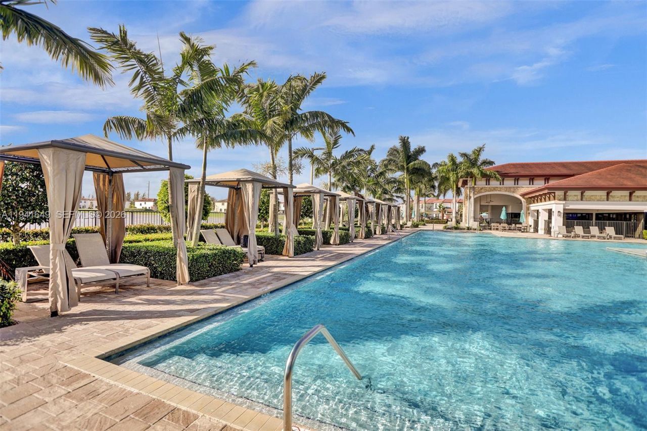 10025 W 32nd Ln, Hialeah, FL 33018 Photo