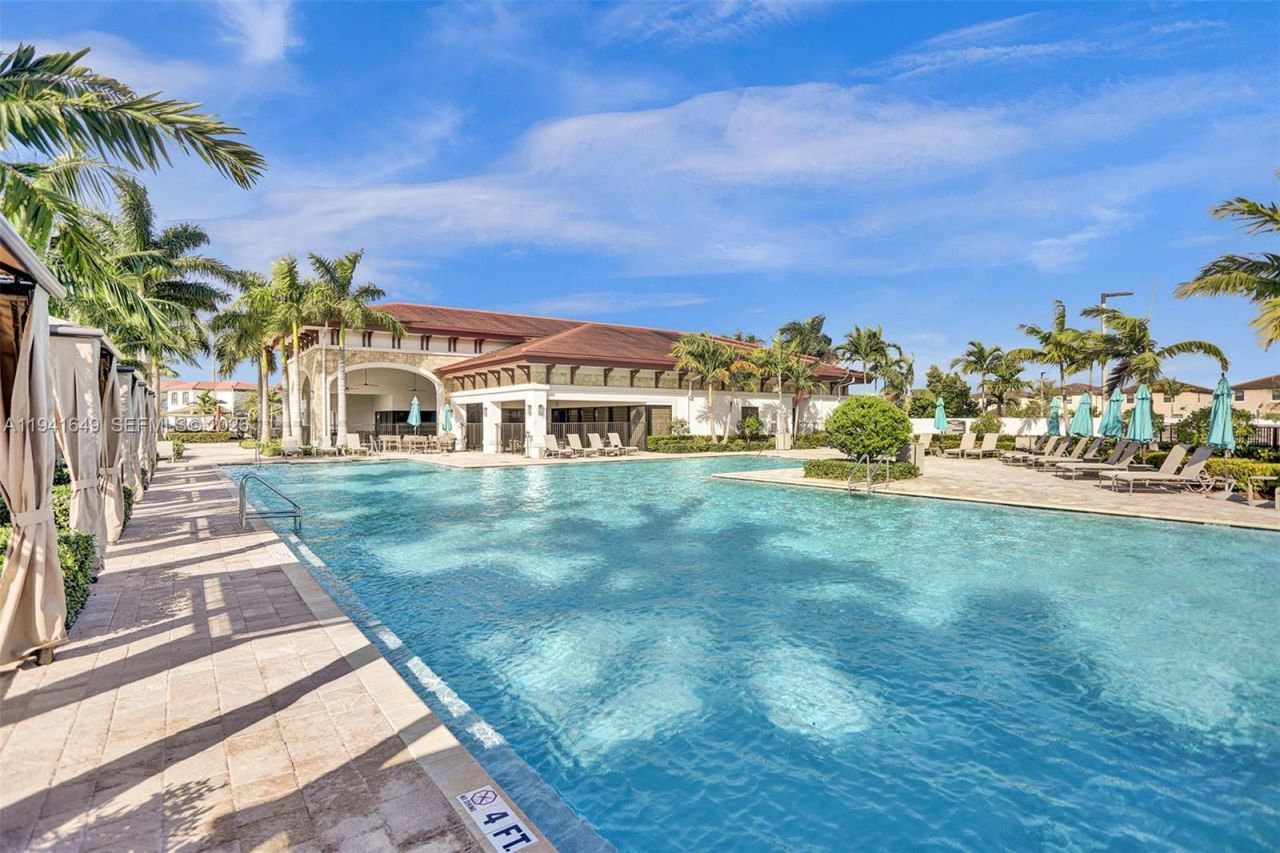 10025 W 32nd Ln, Hialeah, FL 33018 Photo