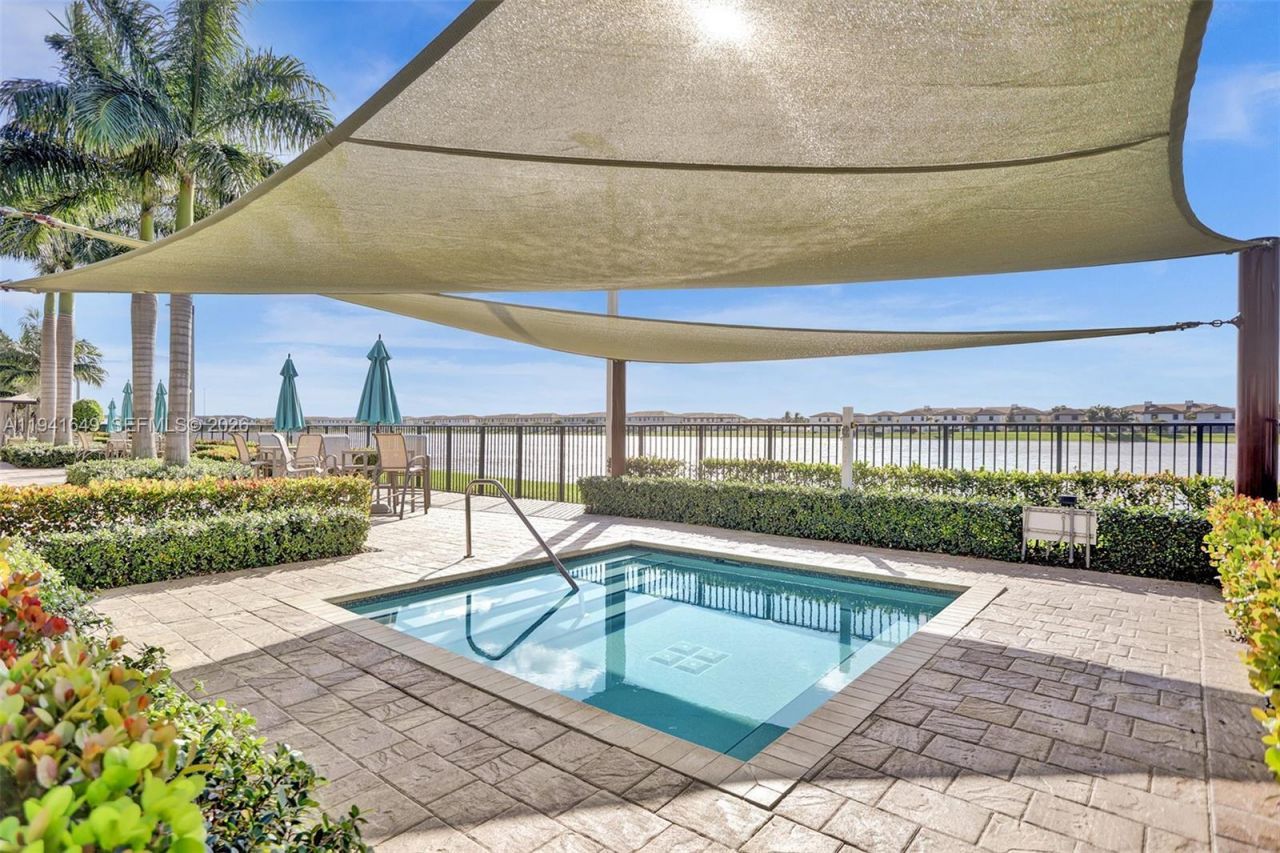 10025 W 32nd Ln, Hialeah, FL 33018 Photo