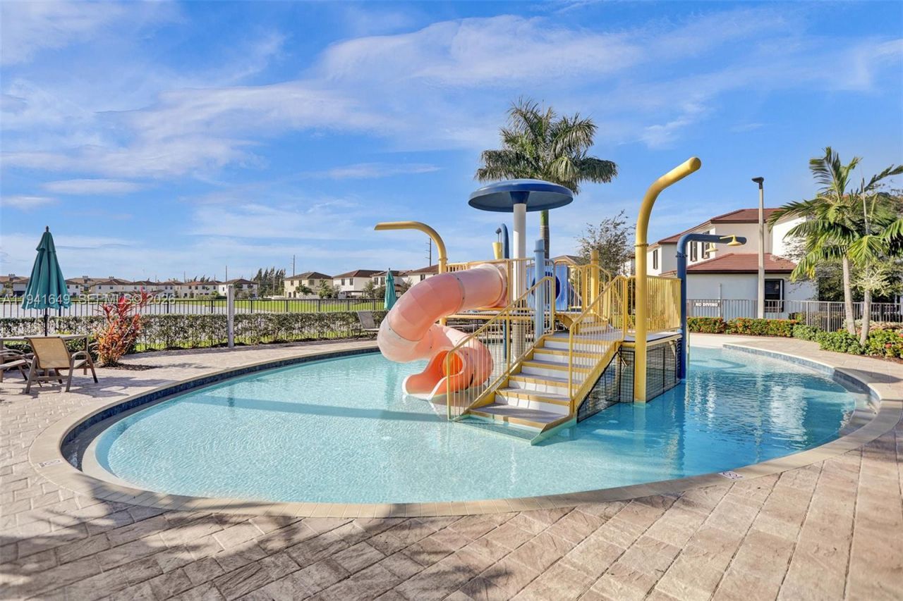 10025 W 32nd Ln, Hialeah, FL 33018 Photo