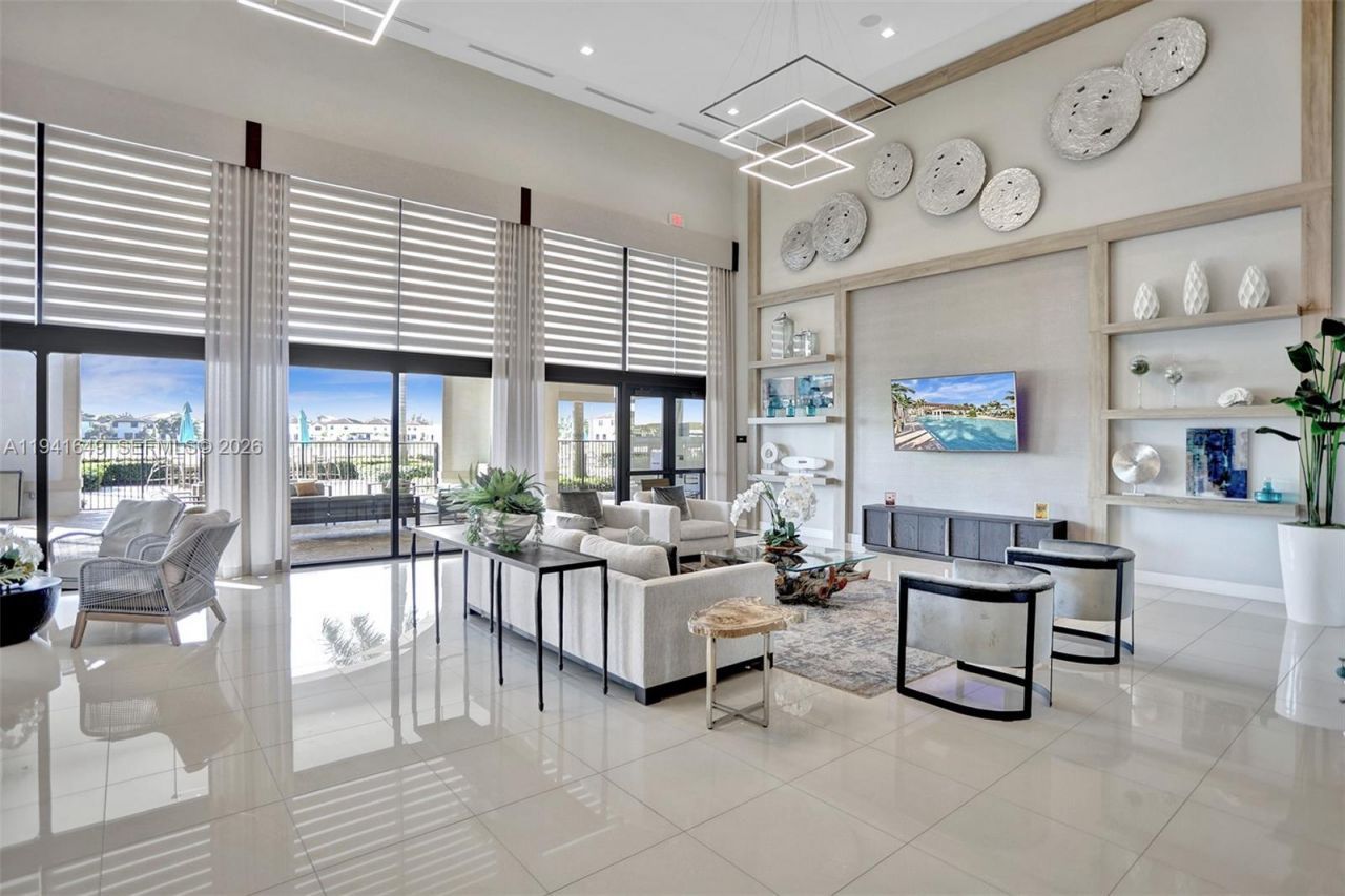 10025 W 32nd Ln, Hialeah, FL 33018 Photo