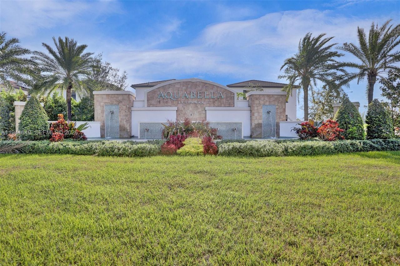 10025 W 32nd Ln, Hialeah, FL 33018 Photo