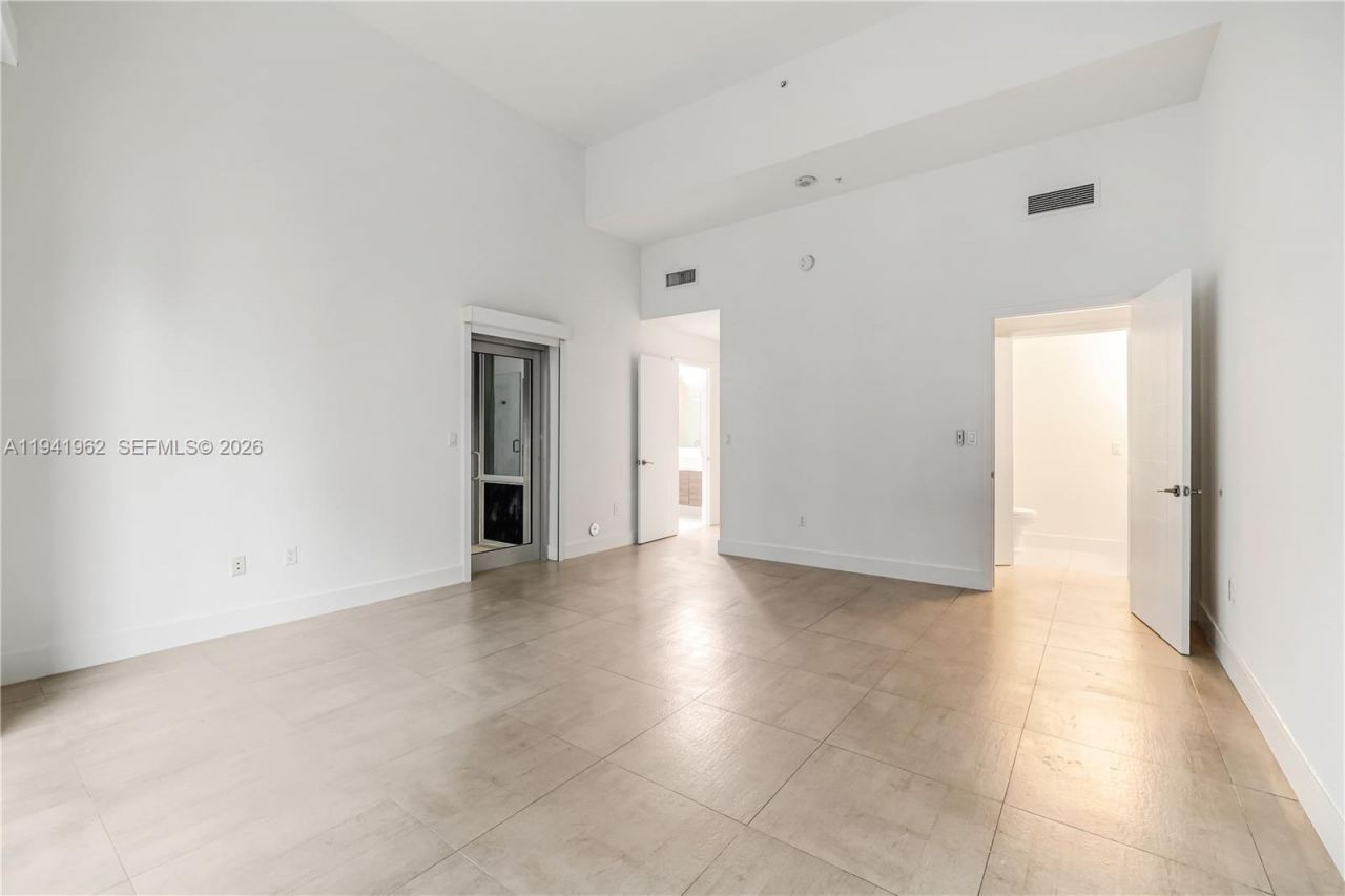 1010 SW 2nd Ave, Unit 506, Miami, FL 33130 Photo