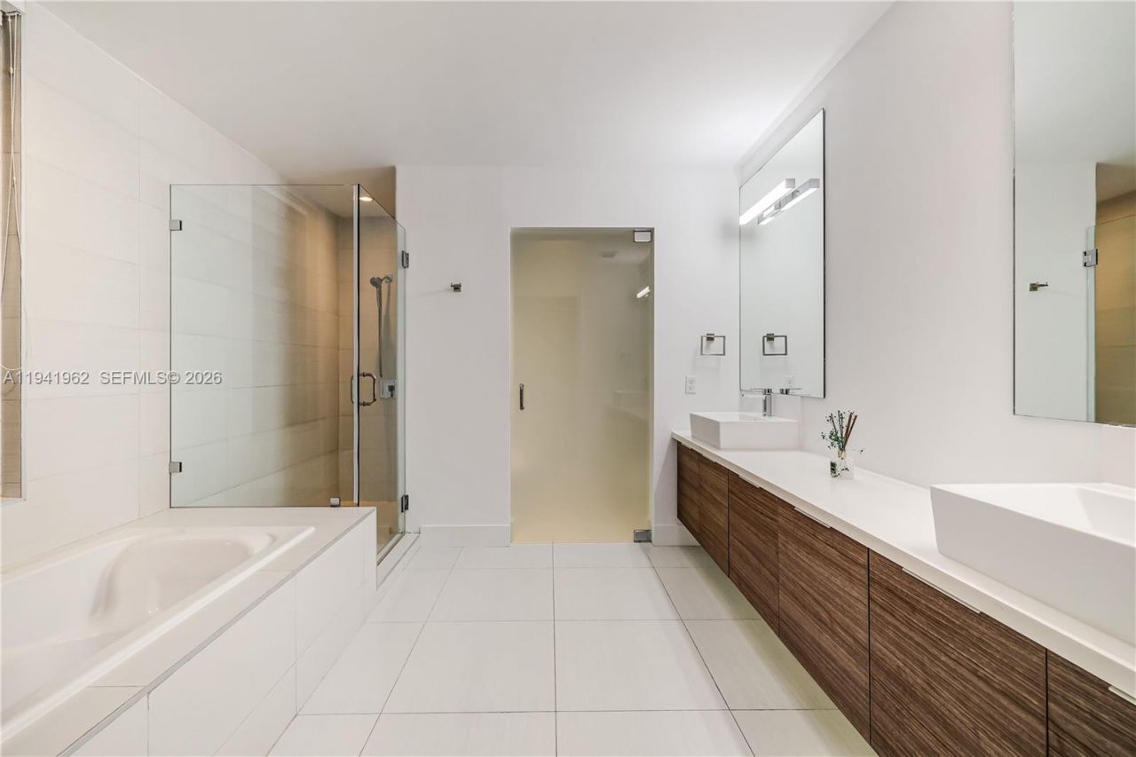 1010 SW 2nd Ave, Unit 506, Miami, FL 33130 Photo