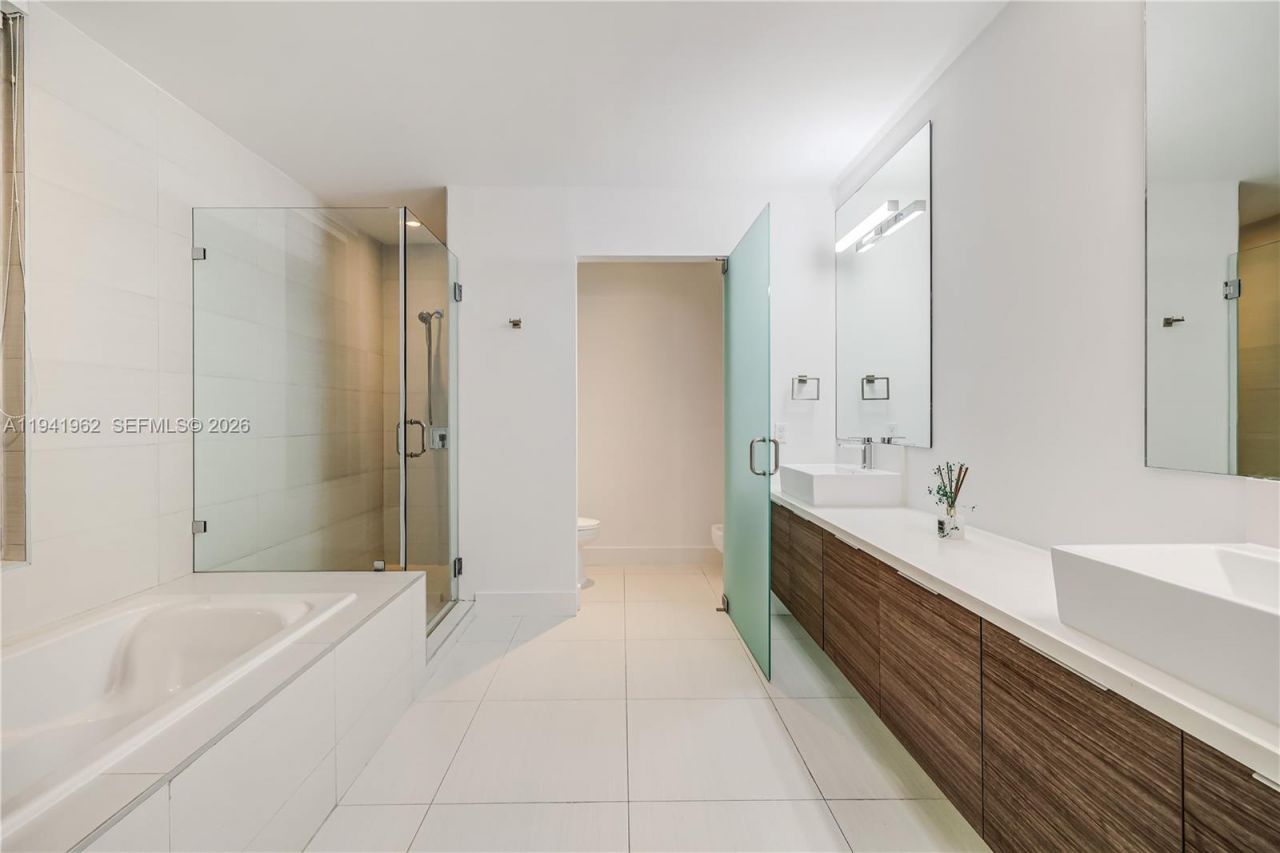 1010 SW 2nd Ave, Unit 506, Miami, FL 33130 Photo