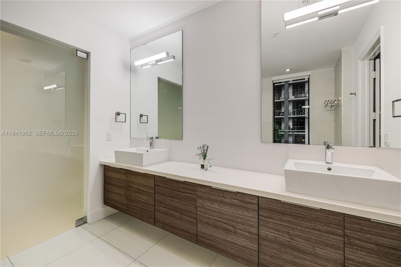 1010 SW 2nd Ave, Unit 506, Miami, FL 33130 Photo